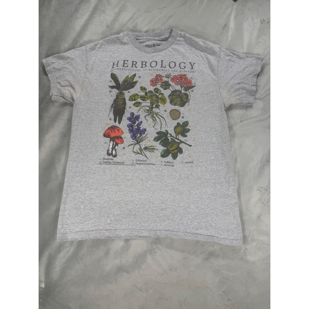 Harry Potter Herbology Hogwarts Botanical Gillyweed Mandrake Gray Tee M Unisex